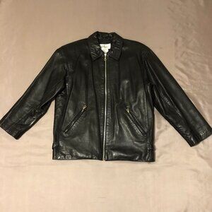 Dalmy's Black Leather Jacket With Zipper On Front